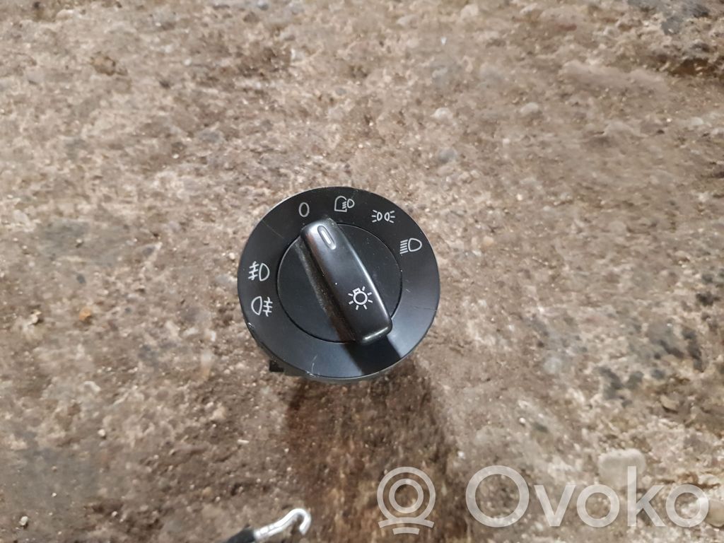 Volkswagen PASSAT B6 Light switch 