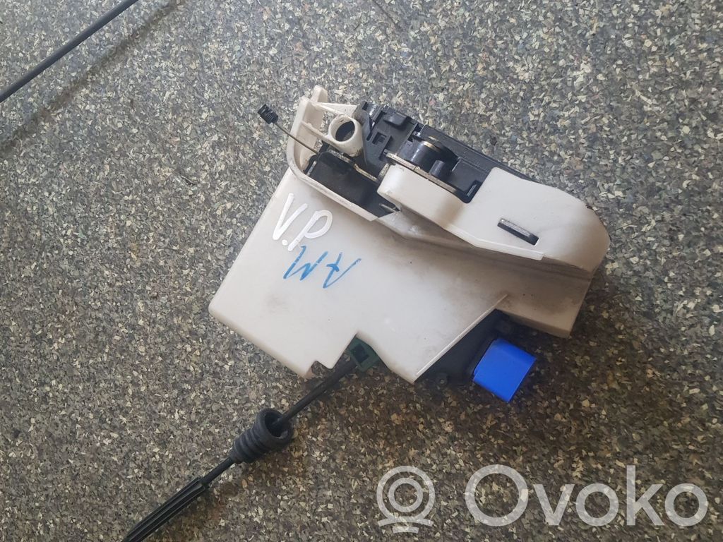Volkswagen Multivan T5 Zamek drzwi przednich 