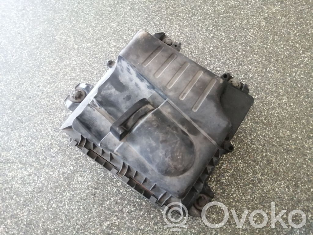 Opel Vivaro Luftfilterkasten 
