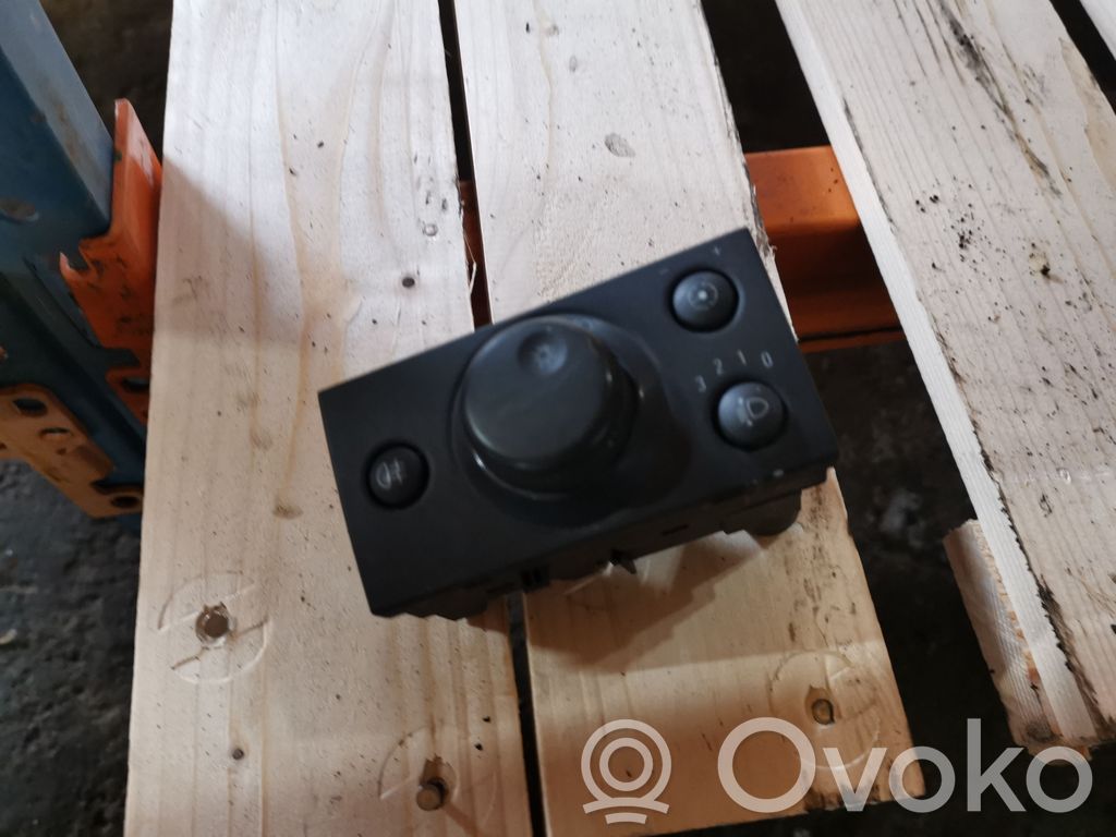 Light switch   93394755