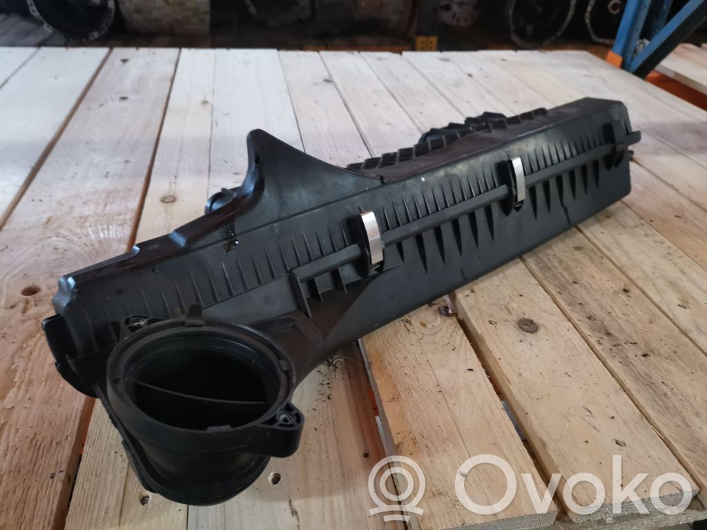 BMW X3 E83 Air filter box 