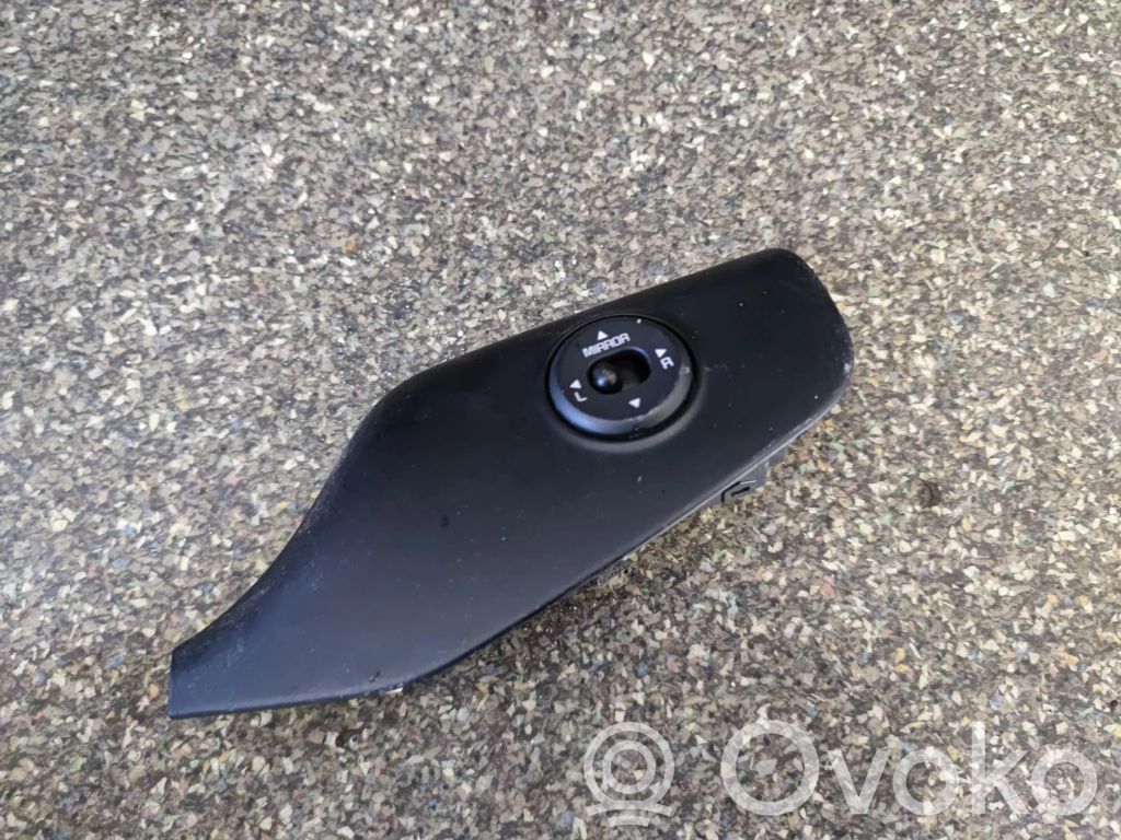 KIA Ceed Wing mirror switch 