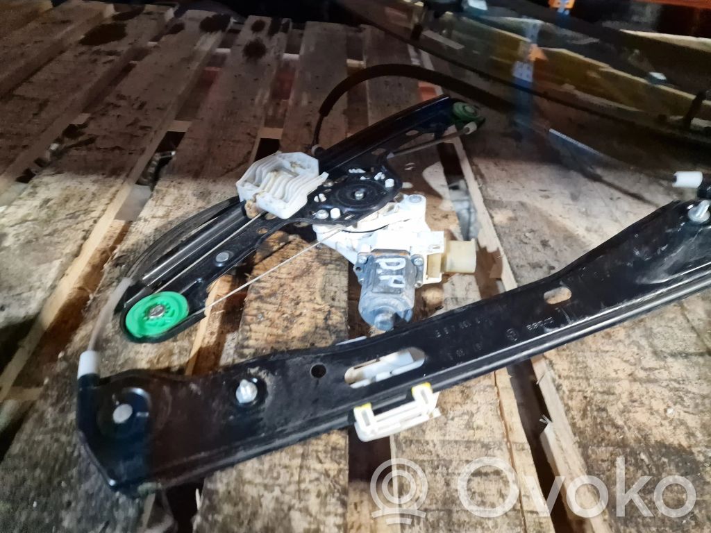 Regulador de puerta delantera con motor