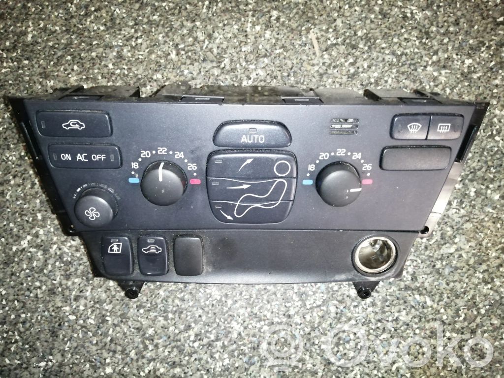 Volvo V70 Climate control unit 