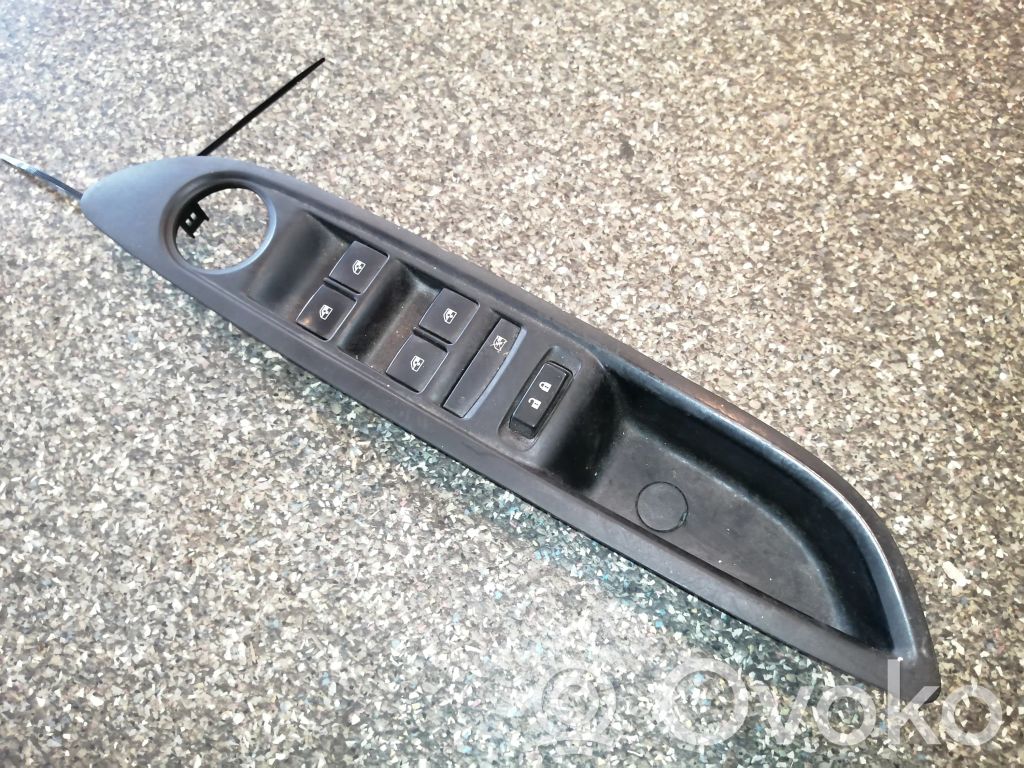 Buick Encore I Electric window control switch 