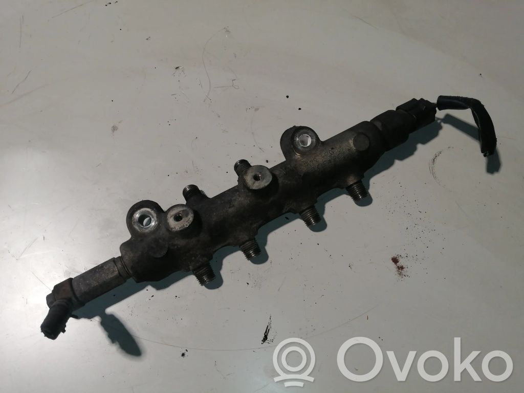 Fuel main line pipe