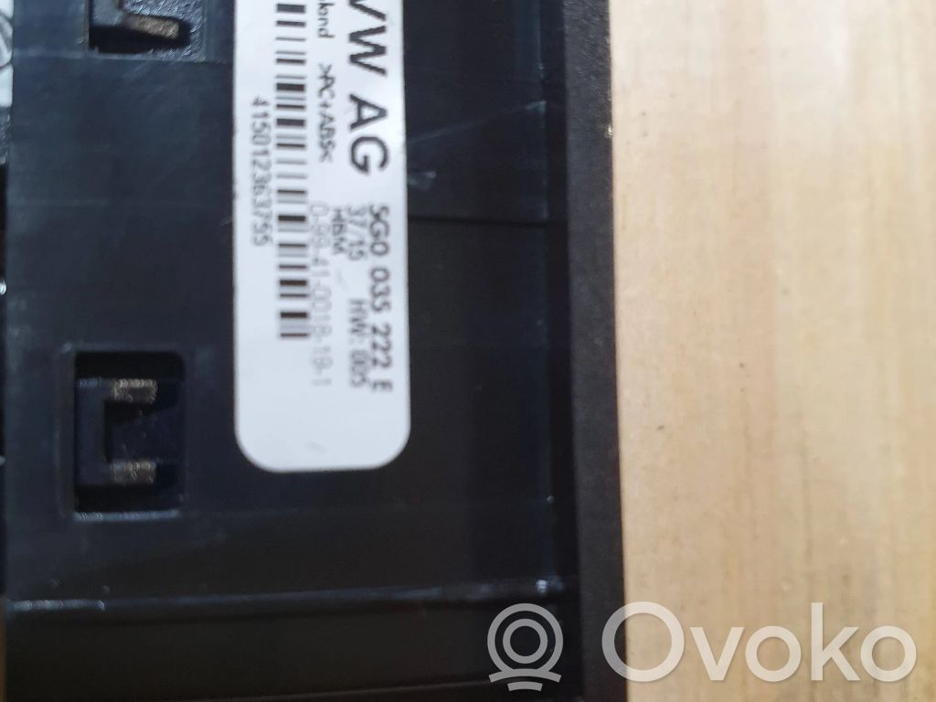 Volkswagen Golf VII Gniazdo / Złącze USB 