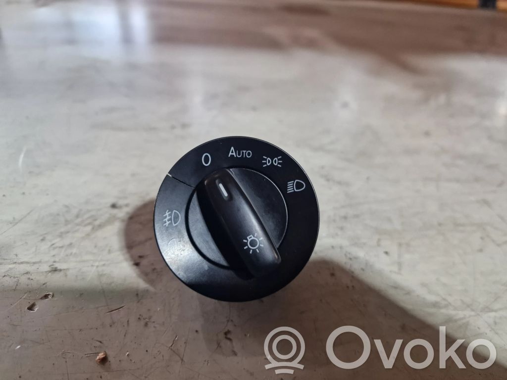 Volkswagen PASSAT B6 Light switch 