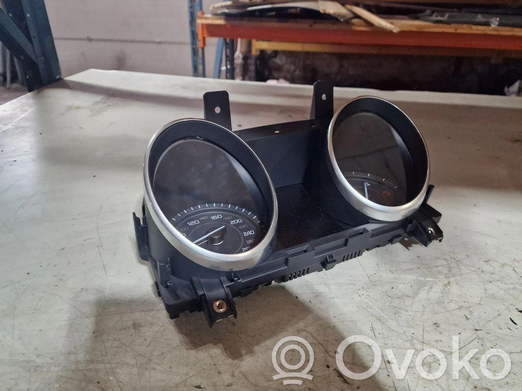 Jaguar XE Speedometer (instrument cluster) 