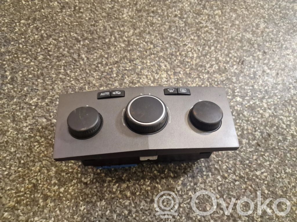 Opel Zafira B Climate control unit 