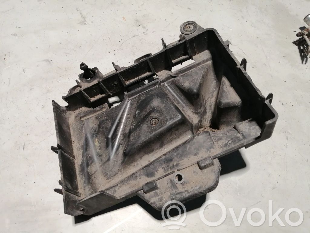 Volkswagen Polo IV 9N3 Akun alusta 