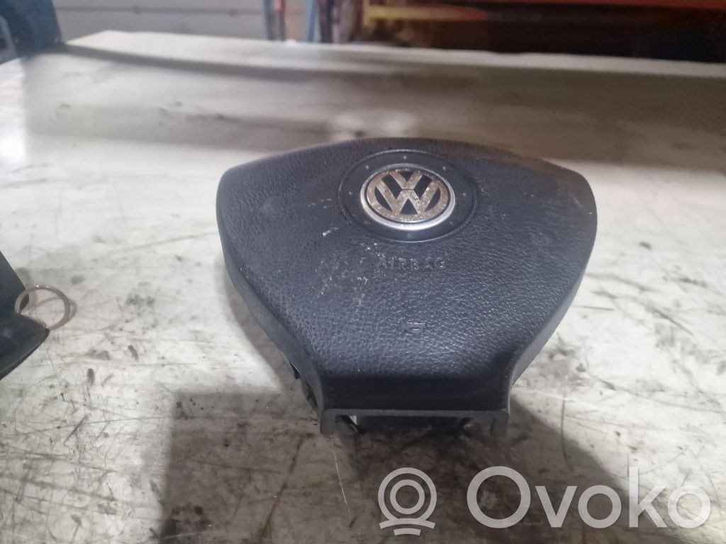 Volkswagen Polo IV 9N3 Vairo oro pagalvė 