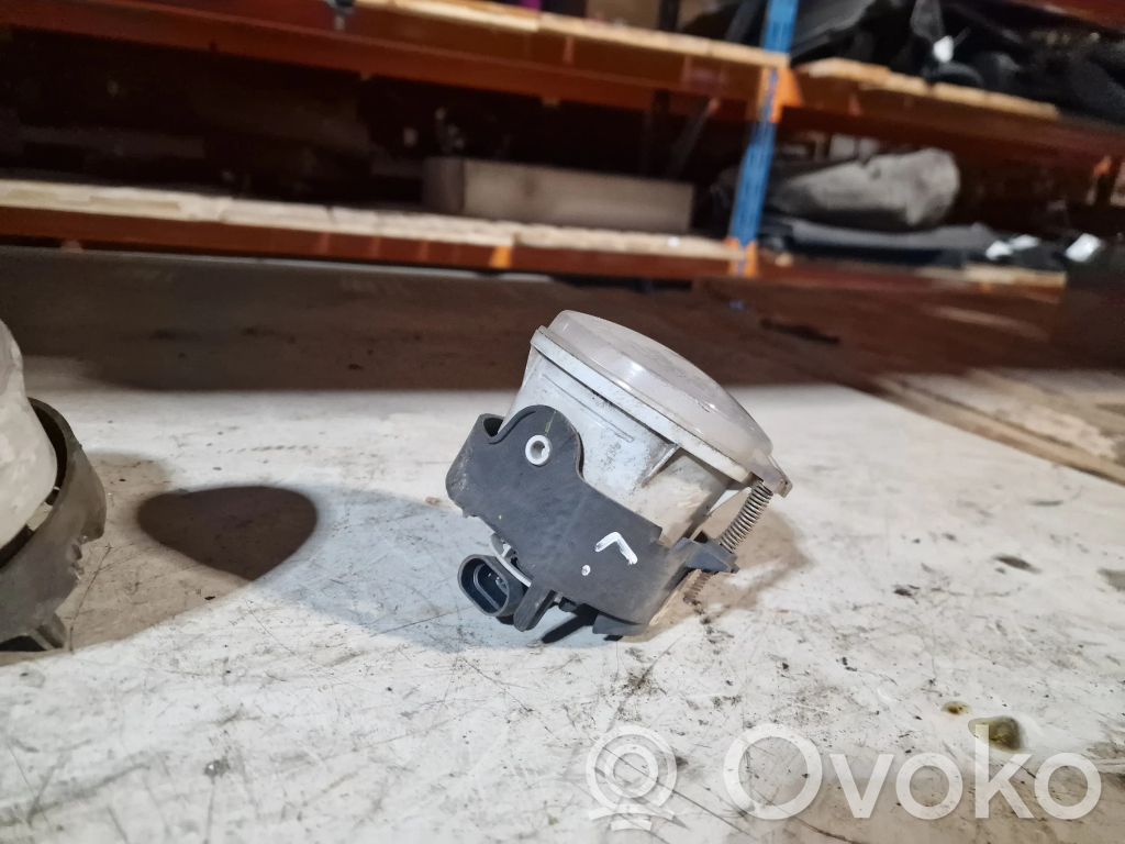 Chrysler Voyager Miglas lukturis priekšā 