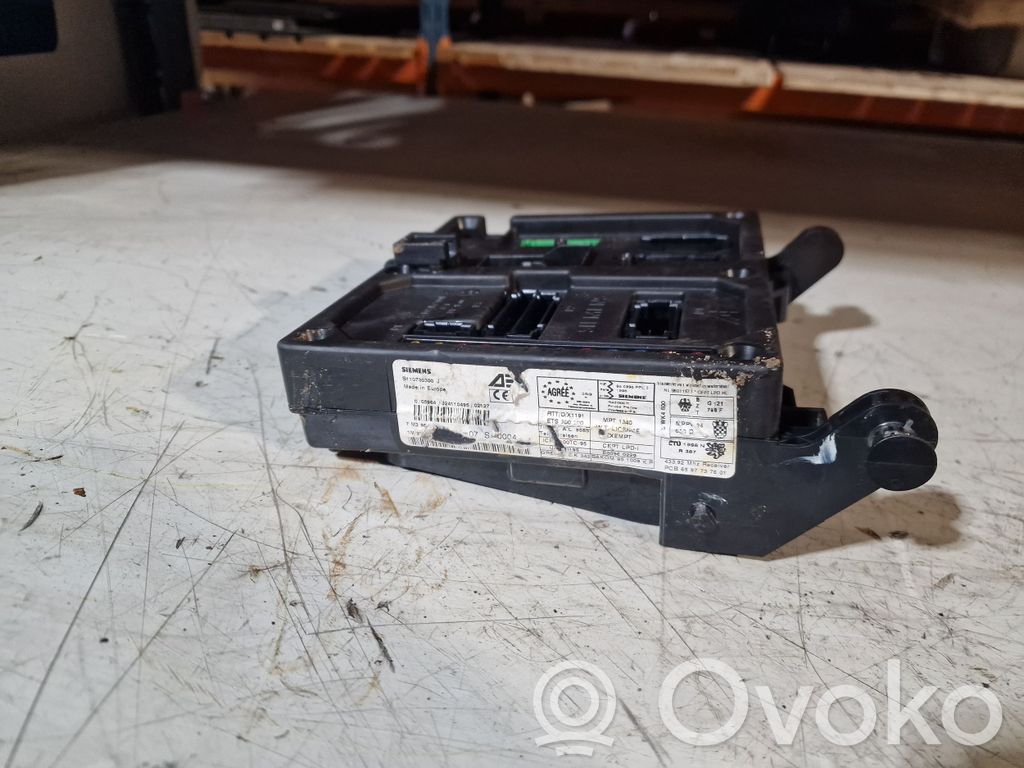 Ford Galaxy Fuse module 