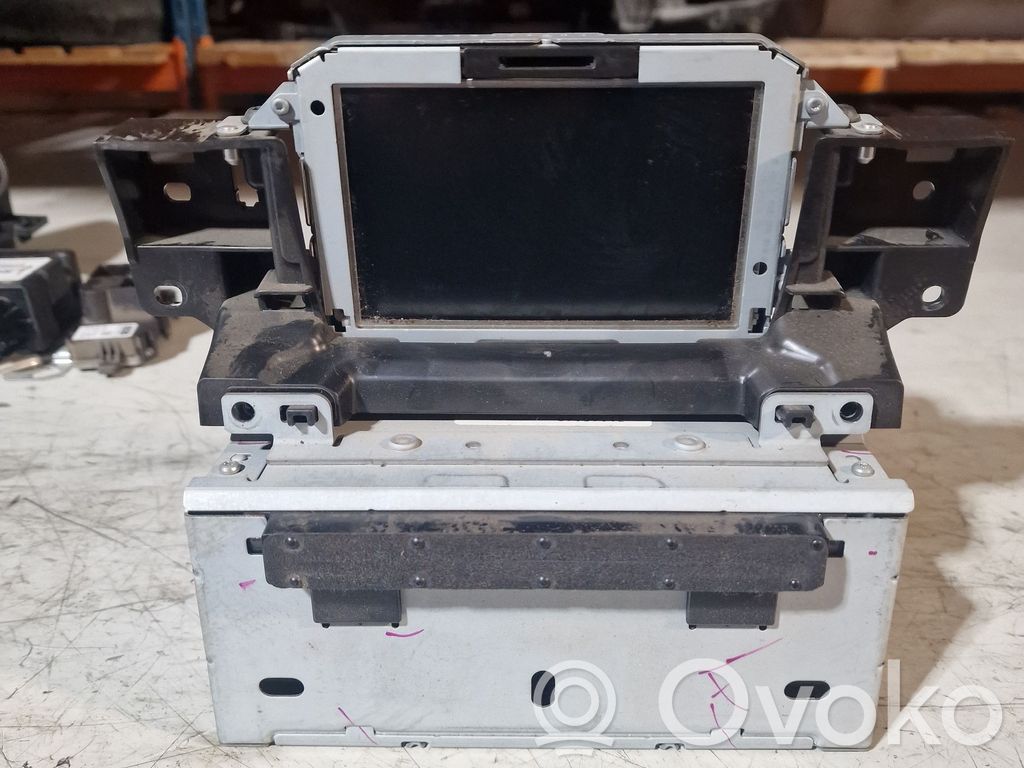 Ford Focus Radio/CD/DVD/GPS head unit 