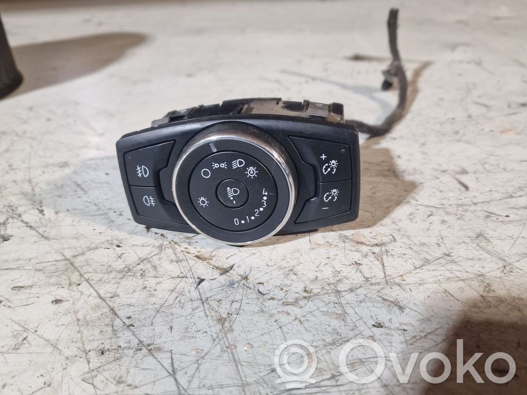 Ford Focus Light switch 