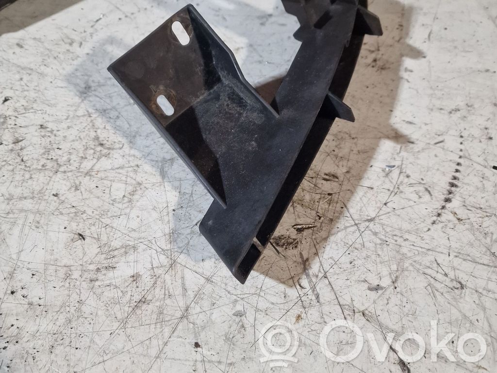 Etupuskurin kannake   4L0807334