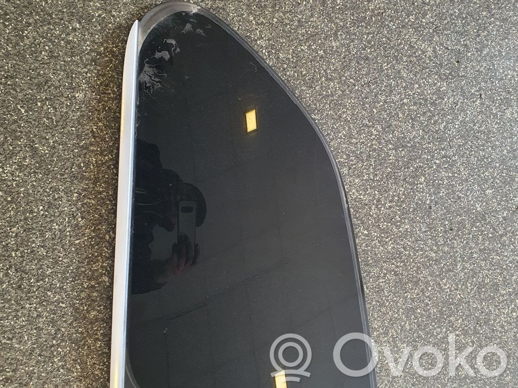 Volvo XC60 Rear side window 