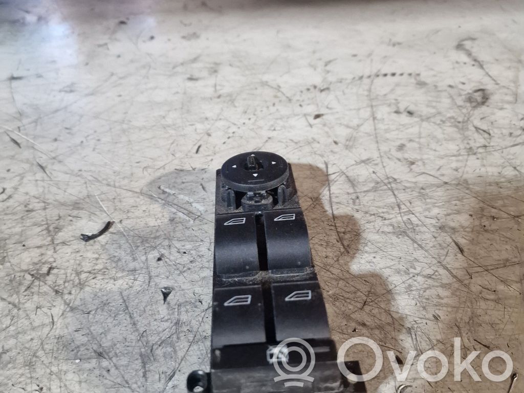 Ford Focus Electric window control switch 