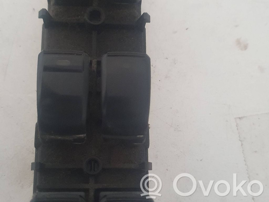 Toyota Corolla Verso E121 Schalter el. Fensterheber 