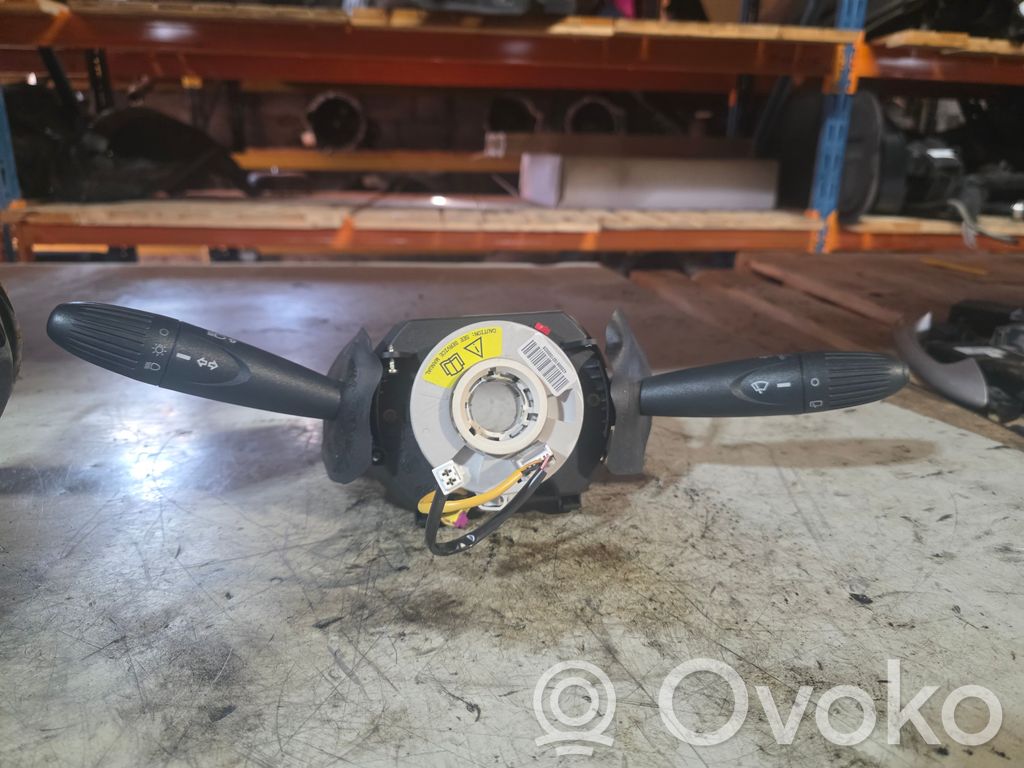 Ford Ka Commodo, commande essuie-glace/phare 