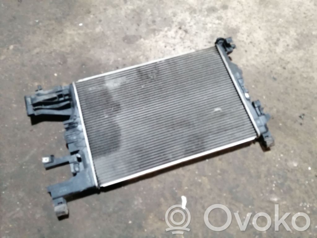 Opel Astra J Aušinimo skysčio radiatorius 