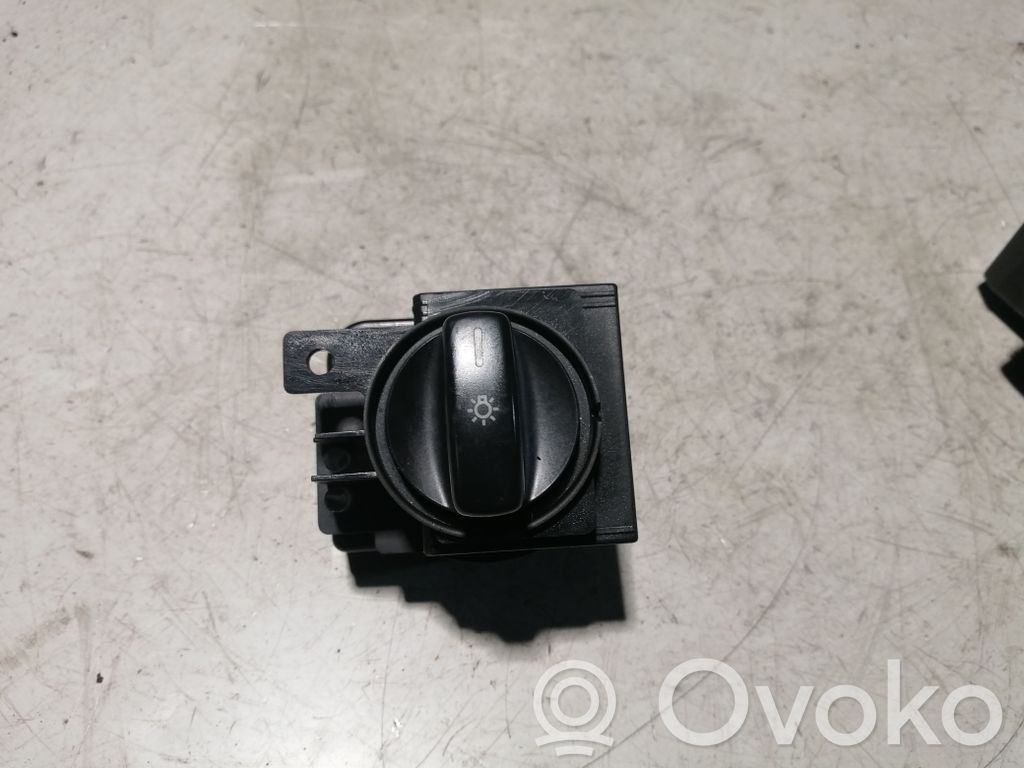 Interruptor de luz   1695452704
