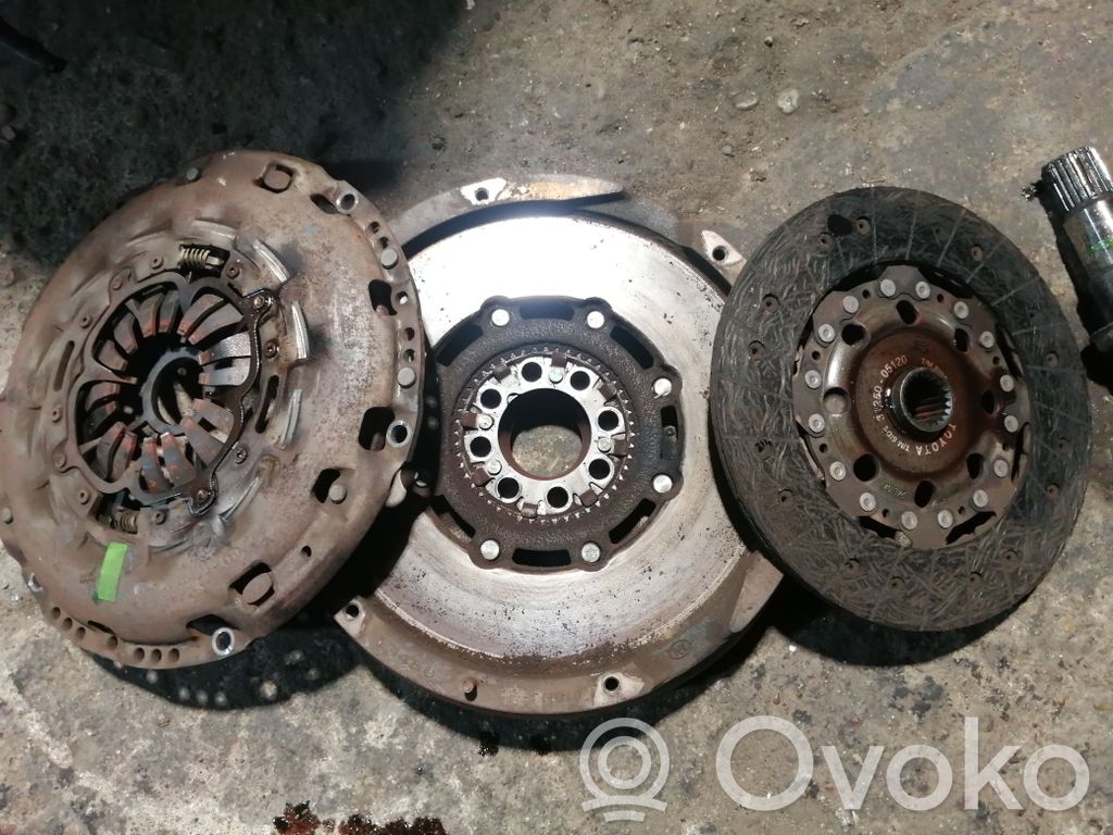Toyota Avensis T250 Kit frizione