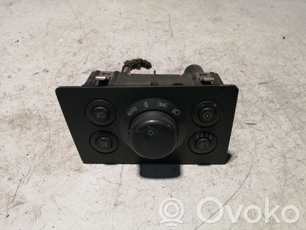 Opel Zafira B Interruptor de luz 