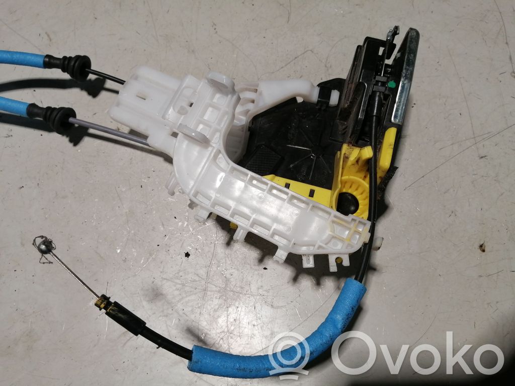 Zamek drzwi przednich   81320C1010