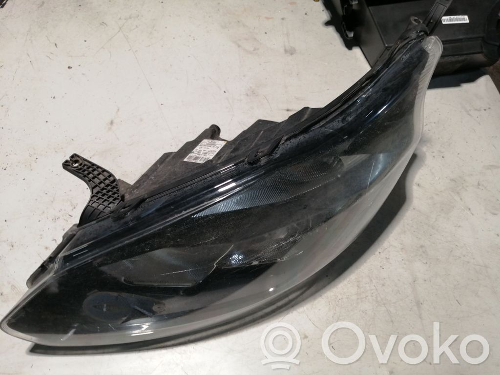 Ford Transit Custom Headlight/headlamp 