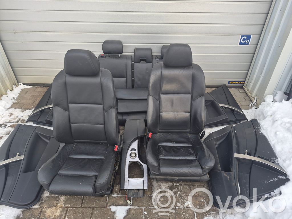 Interior set