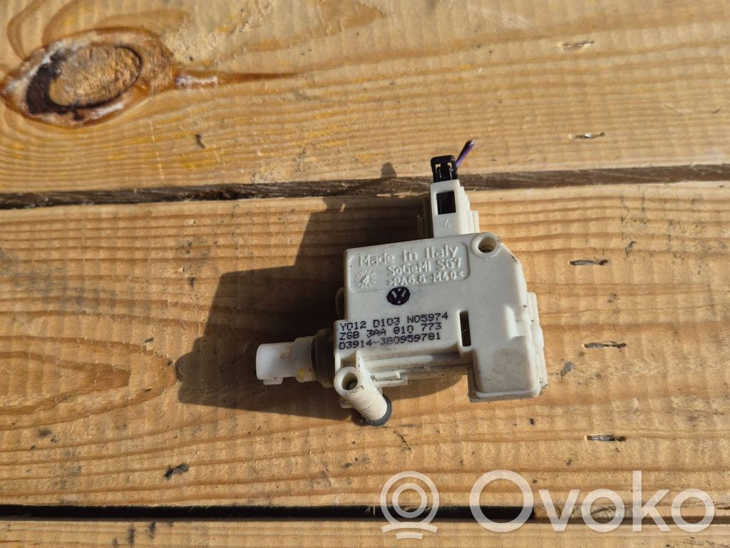 Volkswagen PASSAT B7 Serratura del tappo del serbatoio del carburante 