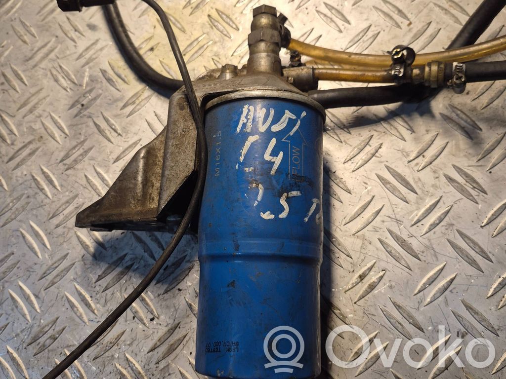 Audi 100 S4 C4 Staffa/supporto di montaggio del filtro carburante 