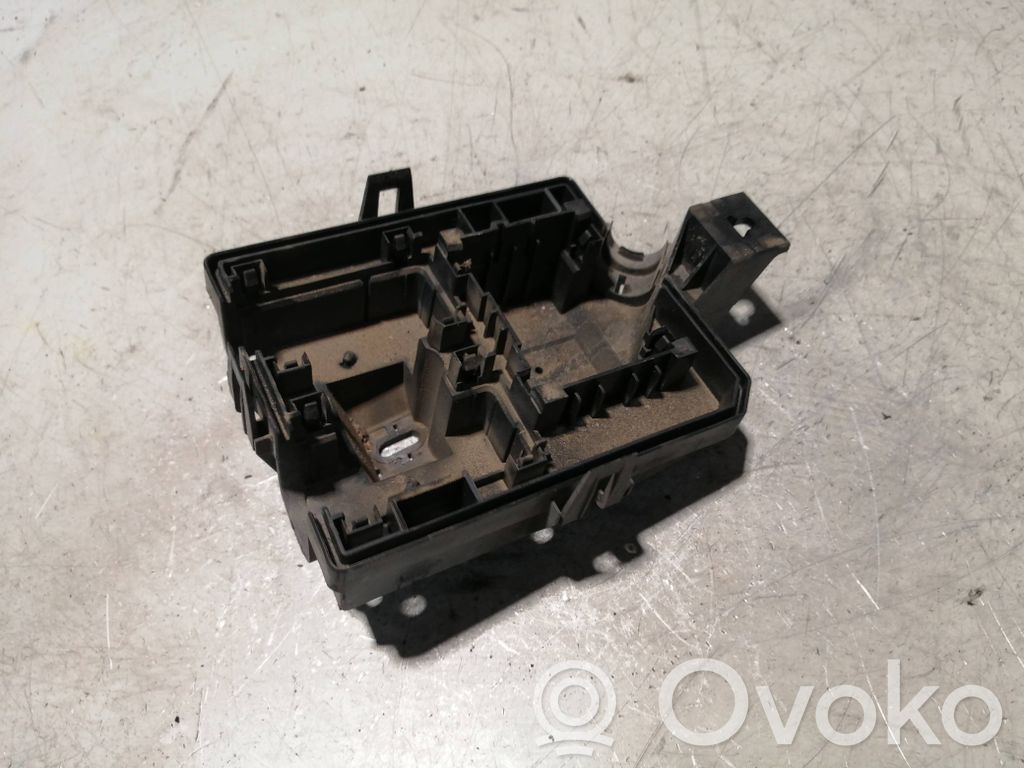 Buick Encore I Fuse box cover 
