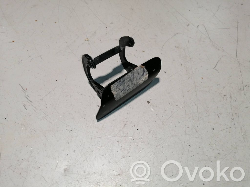 BMW 5 F10 F11 Zaślepka spryskiwacza lampy przedniej 