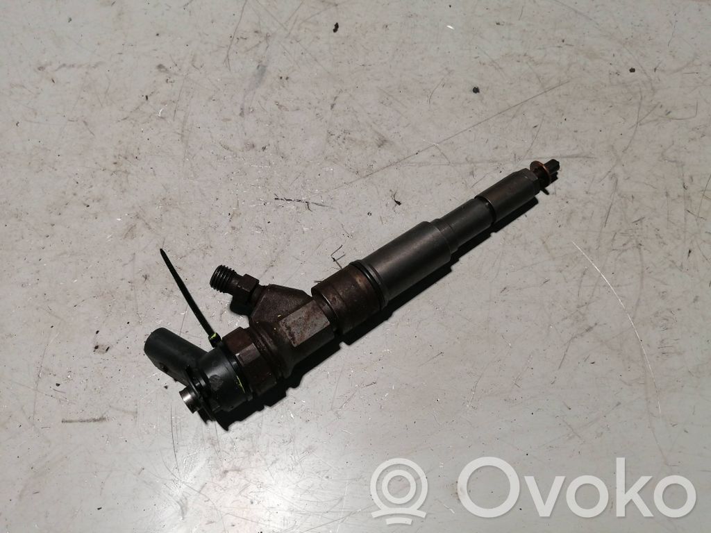 Injecteur de carburant   7793836,0445110216