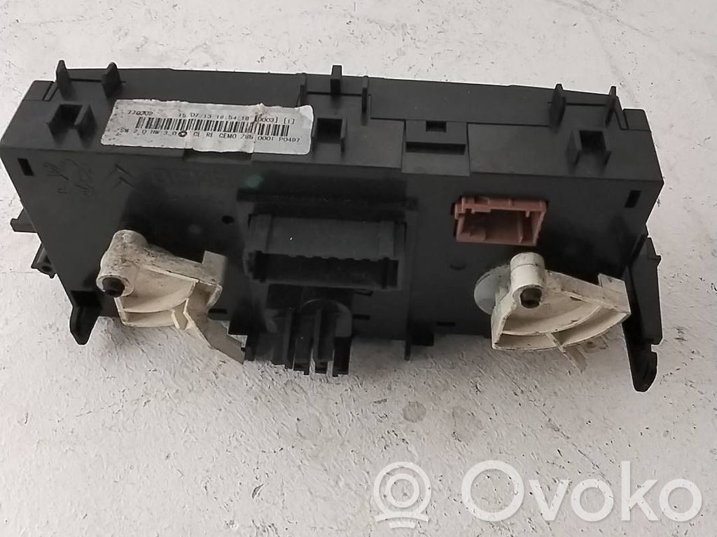 Climate control unit   770302