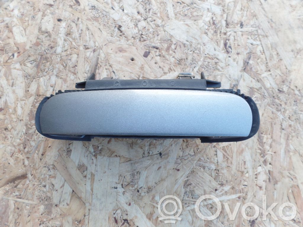 Manecilla externa puerta trasera   4B0839205
