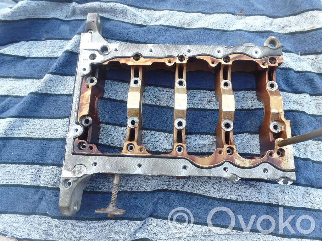 Opel Corsa D Kampiakselin pidike 