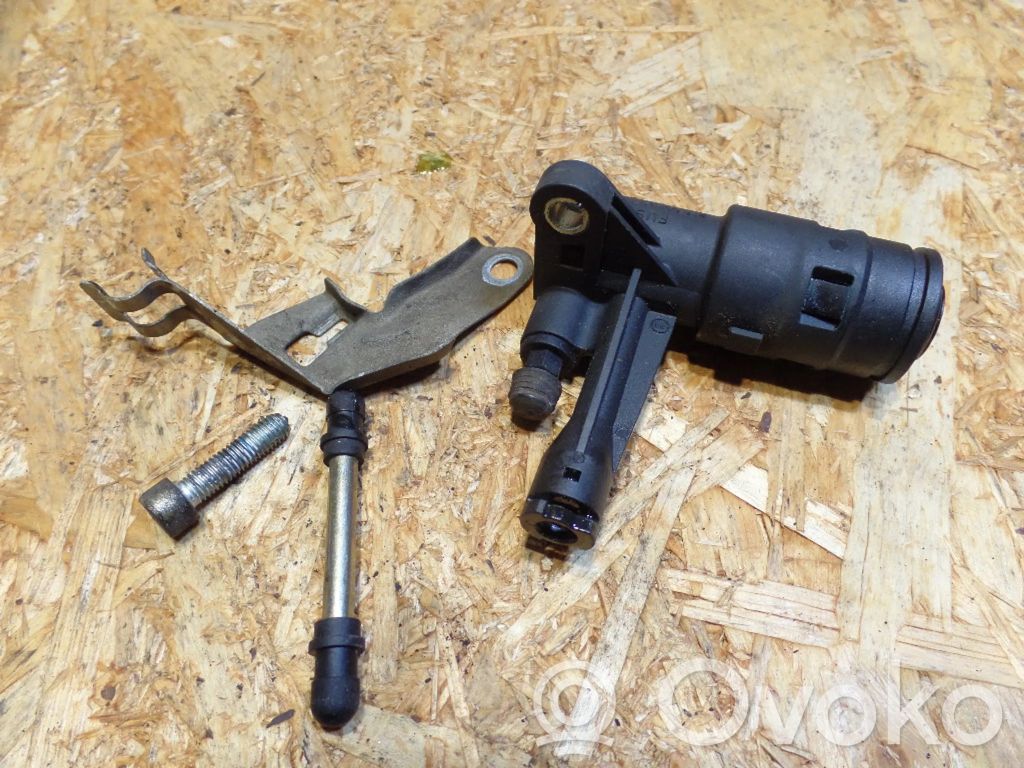 Audi A4 S4 B6 8E 8H Kytkimen apusylinteri 