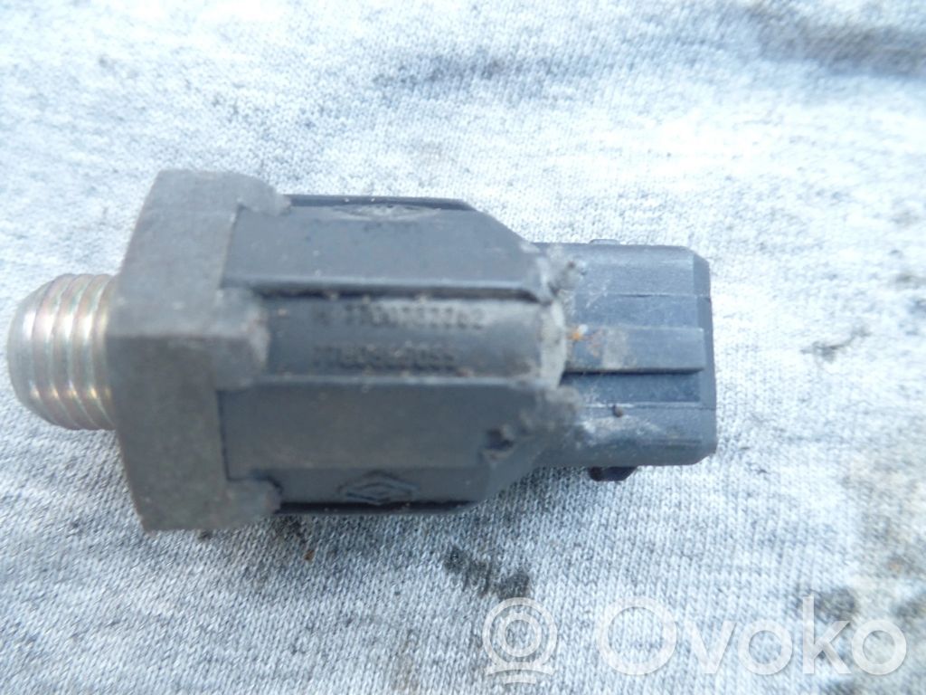 Sensor de petardeo del motor   7700866055