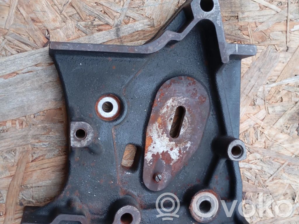 Opel Insignia A Engine mounting bracket 