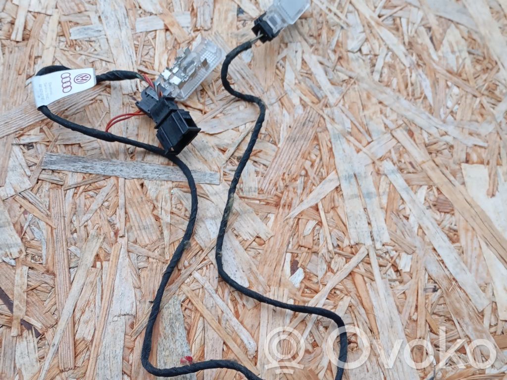 Luz de guantera   4B1971679E