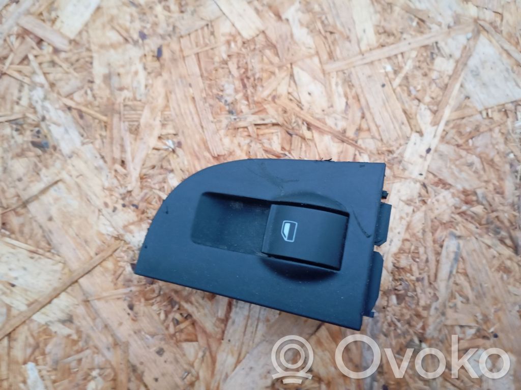 Audi A6 S6 C5 4B Quarter vent window switch 
