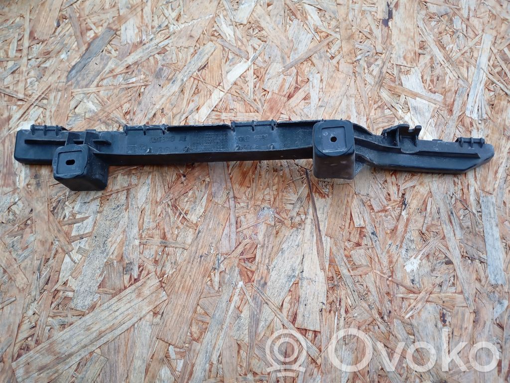 Rear bumper mounting bracket   05178413