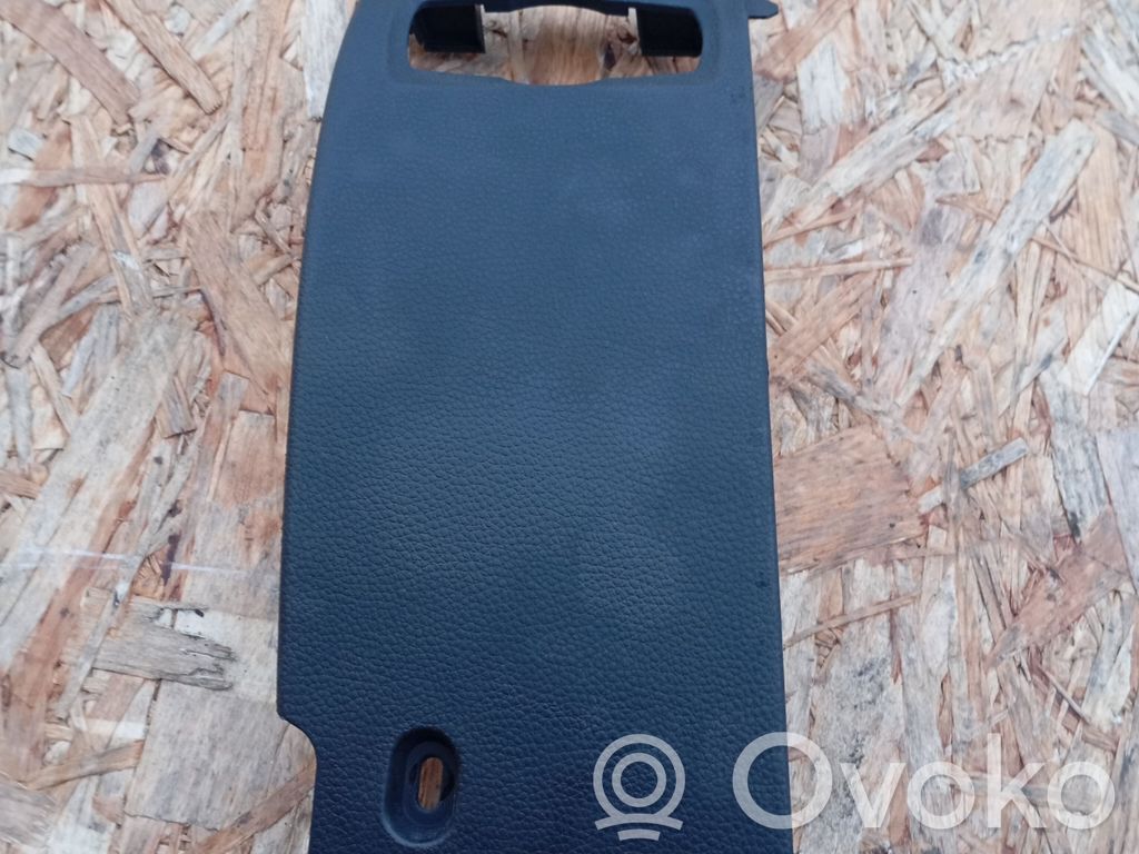 BMW 1 E81 E87 Kita panelės detalė 