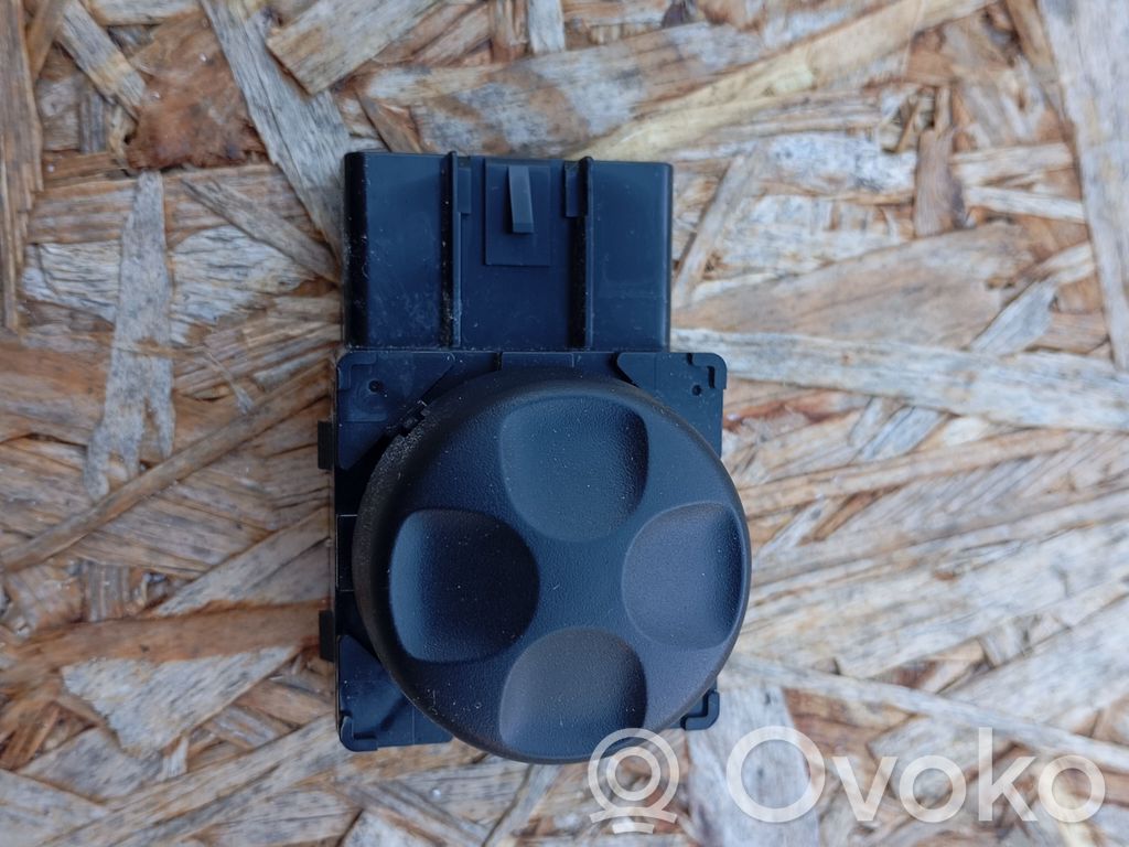 Fiat Freemont Seat control switch 