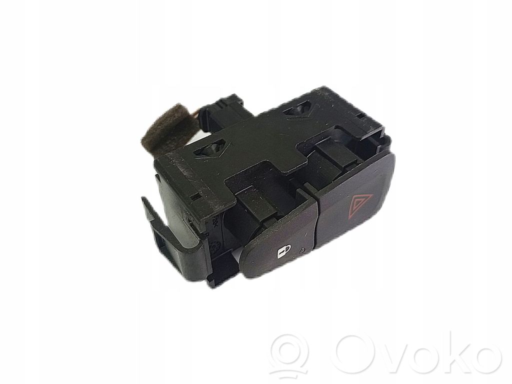 Dacia Sandero Botón interruptor de luz de peligro 