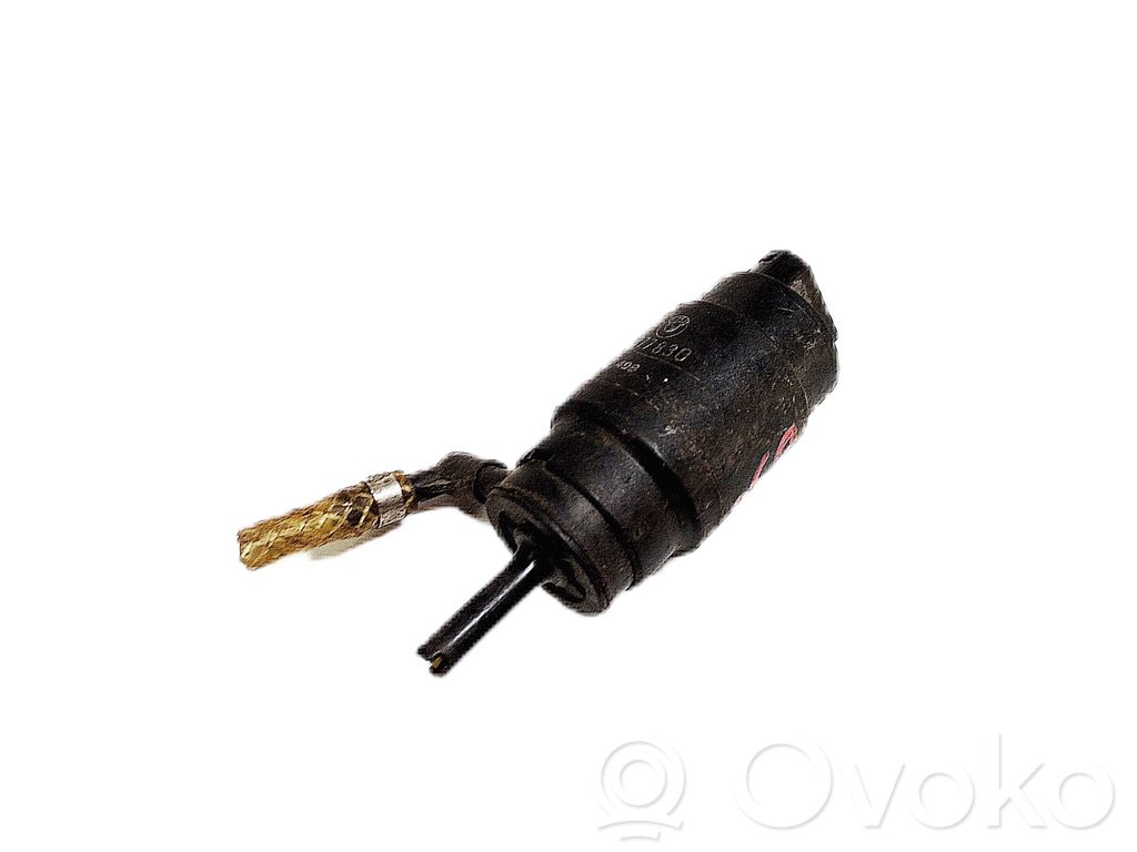 Windscreen/windshield washer pump   1377830
